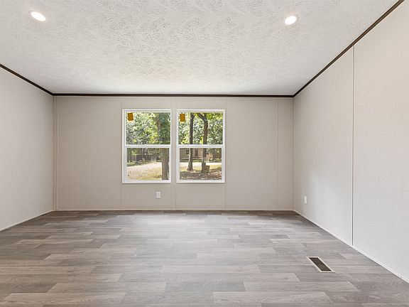 5th image of 1613 Mockingbird Ln