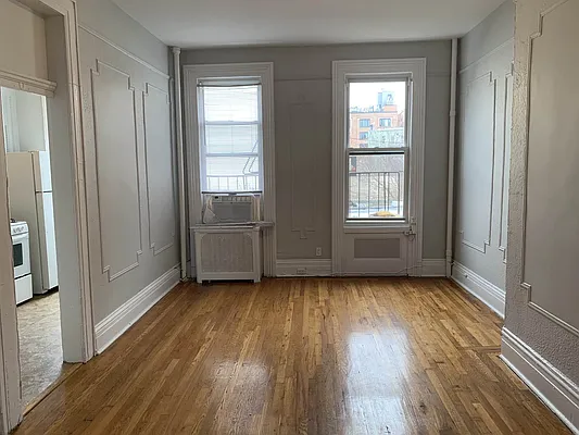 Rented by Avi Realty Manhattan | media 18