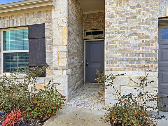 4th image of 1346 Chisos Way