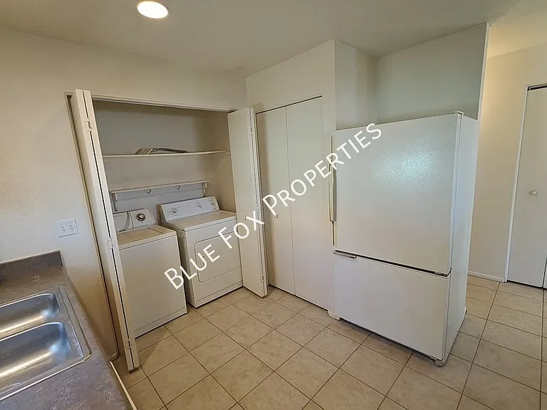 3318 E Bellevue St #B — Photo 8
