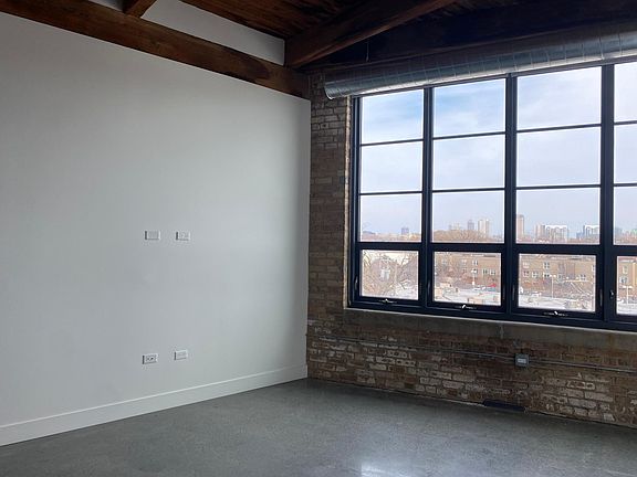 3rd image of 2064 N Southport Ave #404