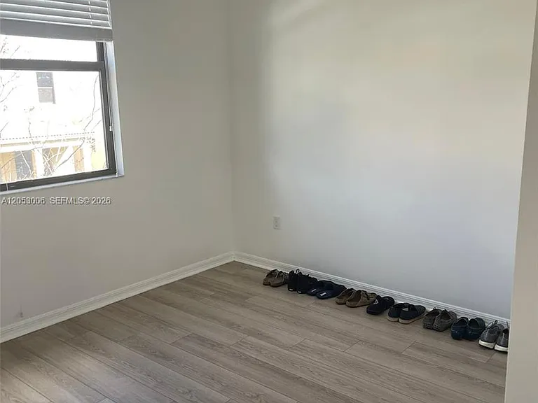 747 NE 193rd St — Photo 11