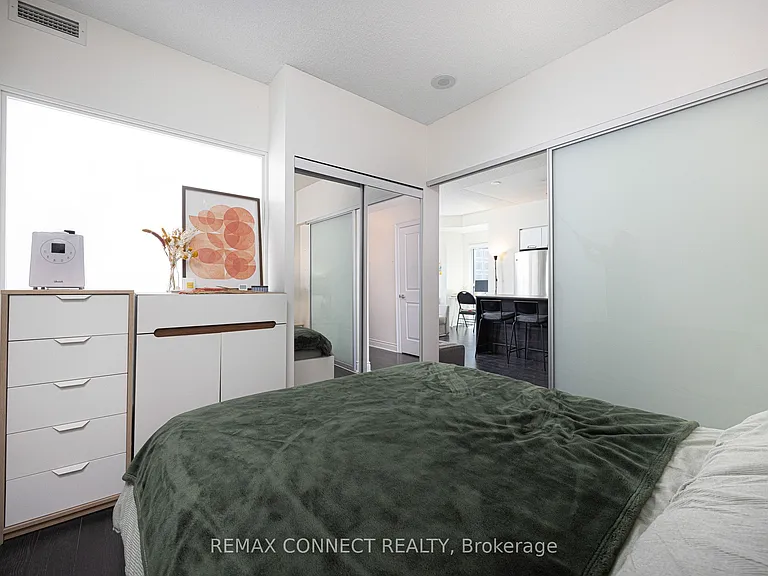 28 Ted Rogers Way #1012 — Photo 16