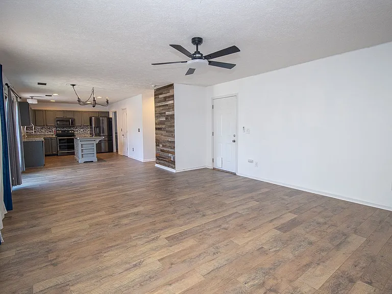 1473 Legion Dr — Photo 16