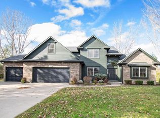 6207 Peachtree Cir, Midland, MI 48642