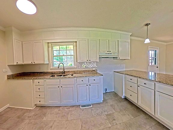 3rd image of 706 Brighton Ave