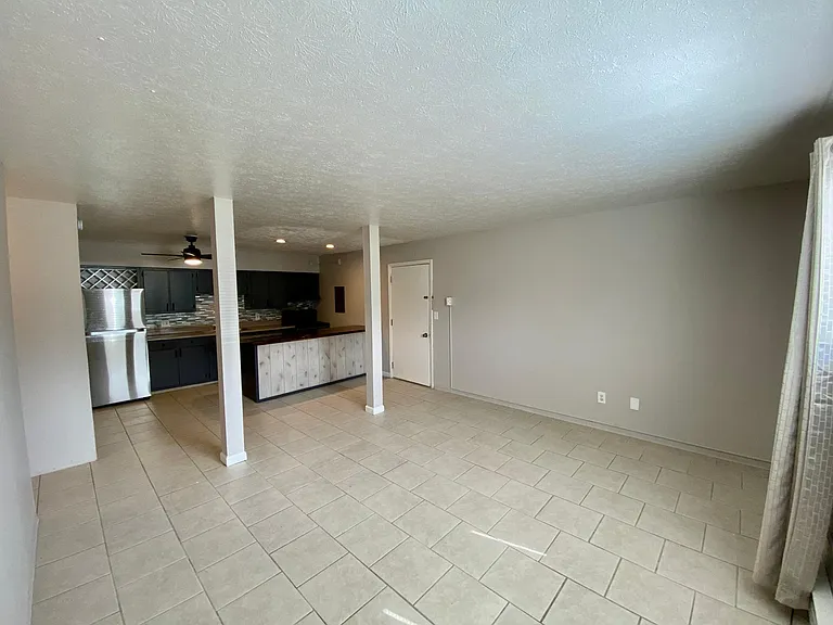 652 S Shore Ct — Photo 6