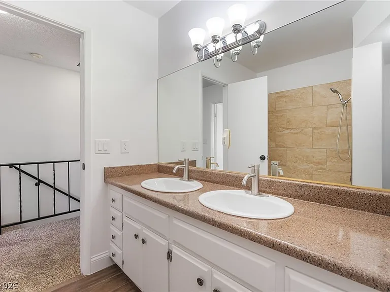 1406 N Jones Blvd — Photo 24