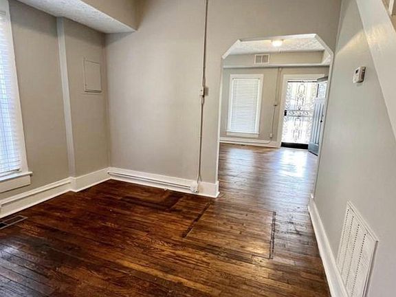 Dining/Living room area