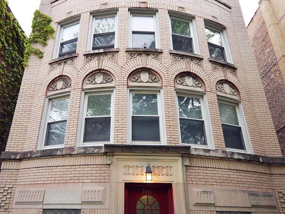 1st image of 7544 N Oakley Ave #G