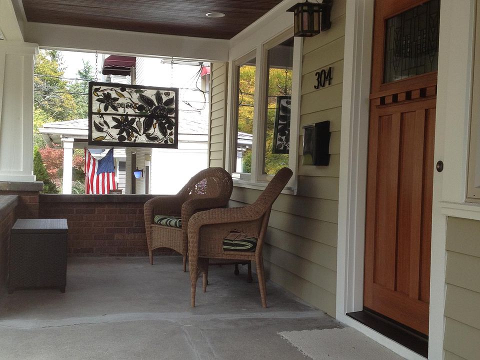 1st image of 304 Gladstone Dr SE