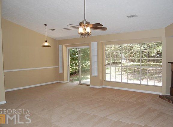 3rd image of 2101 Hollywood Dr