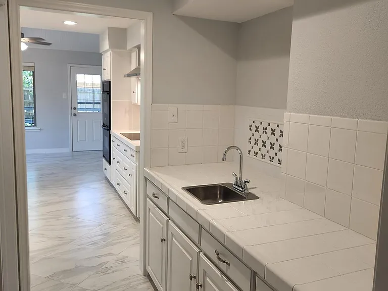 408 Miranda Ter — Photo 22