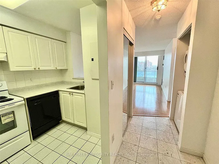 8 Pemberton Ave #709 — Photo 13