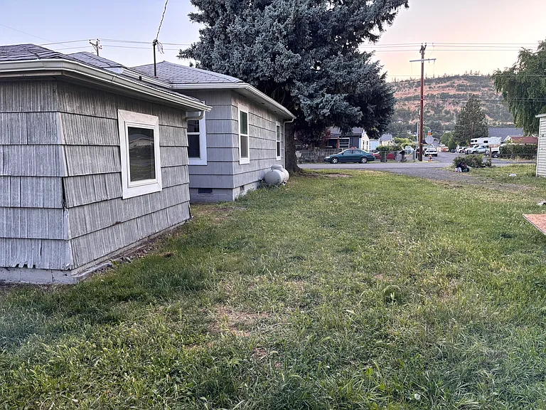 783 Floral Ct — Photo 4