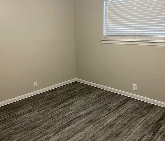 1729 Cox St — Photo 293