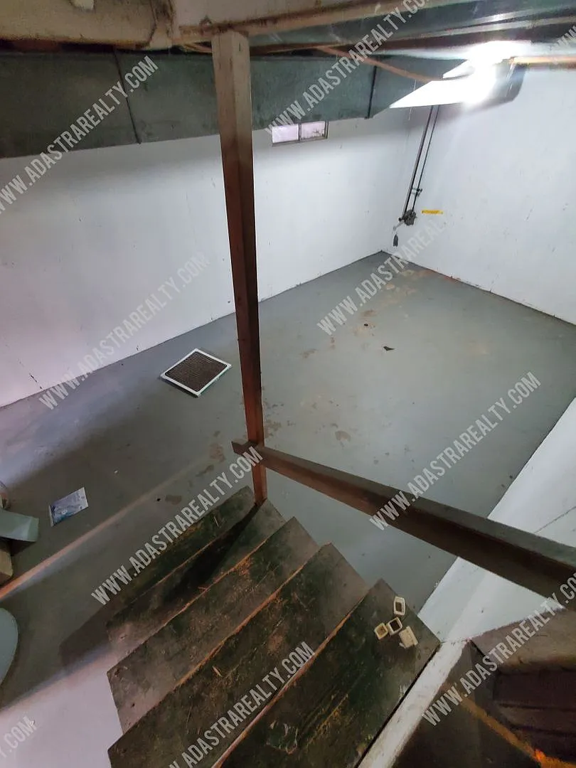 Spacious Olathe Duplex-Available NOW!! — Photo 3