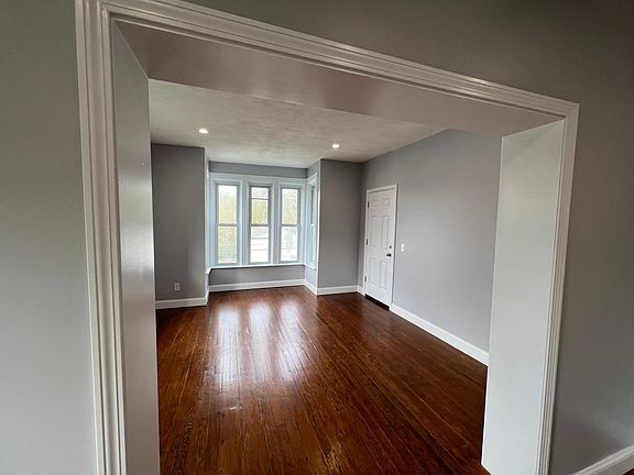 5th image of 757 Manton Ave Floor 2