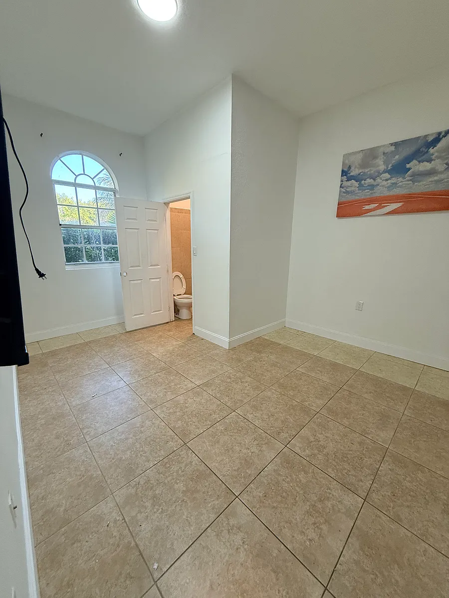 Building Photo - SW 282nd St