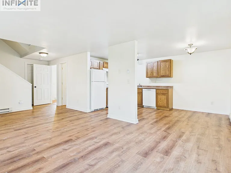 215 S 18th Ave #4 — Photo 2