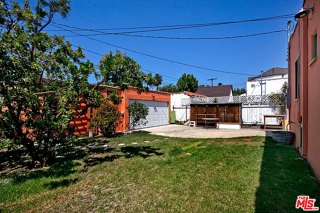 2035 Selby Ave — Photo 22