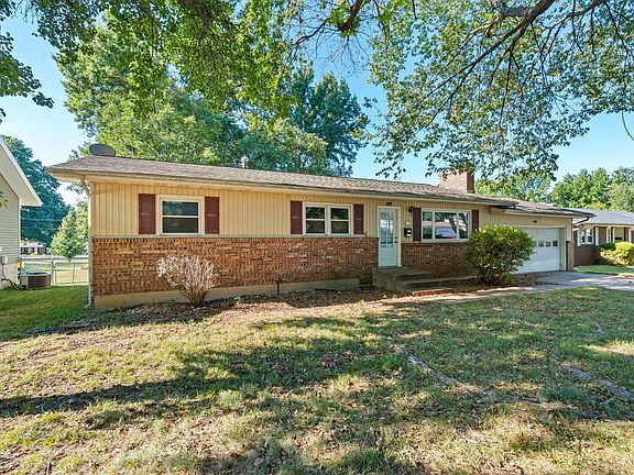 2nd image of 3138 W Crestview Street