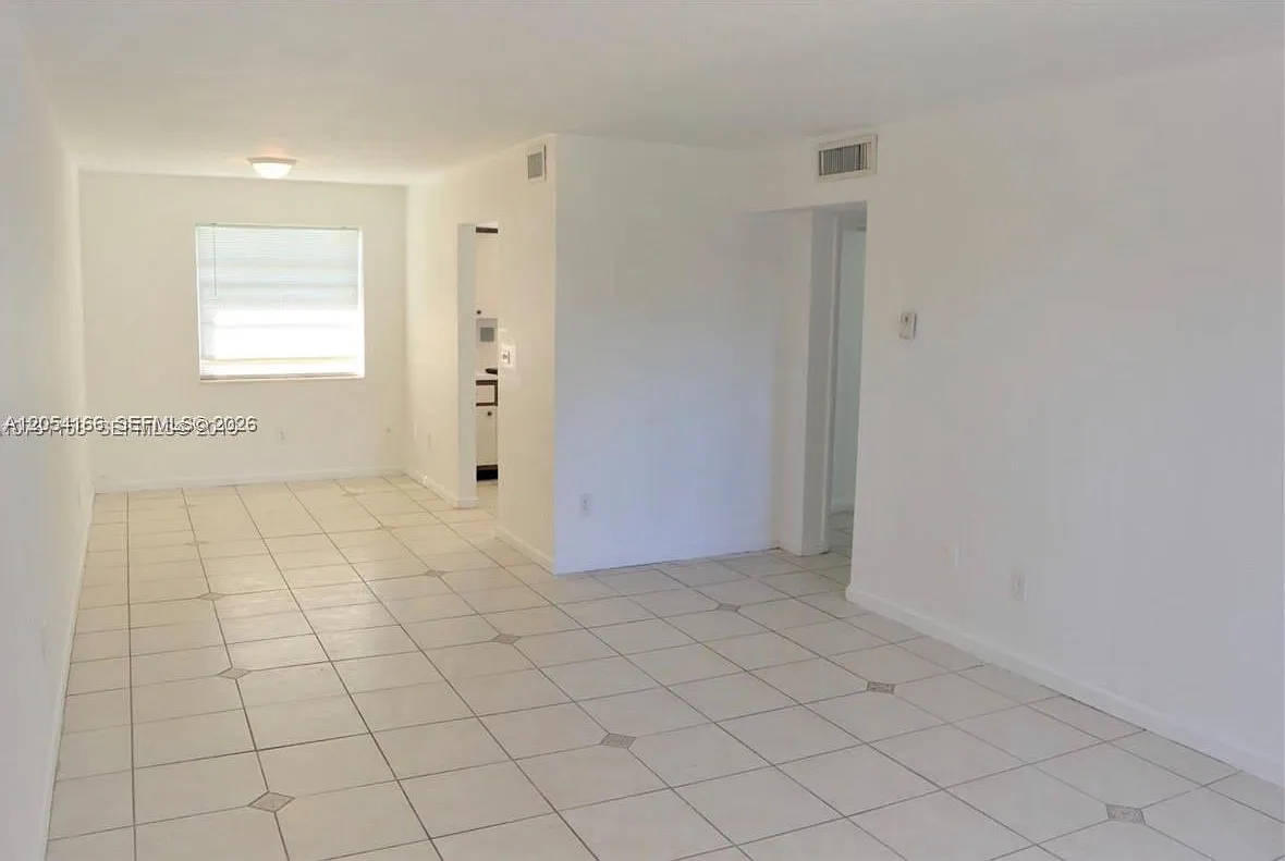 Biscayne Park Terrace Con — Photo 2
