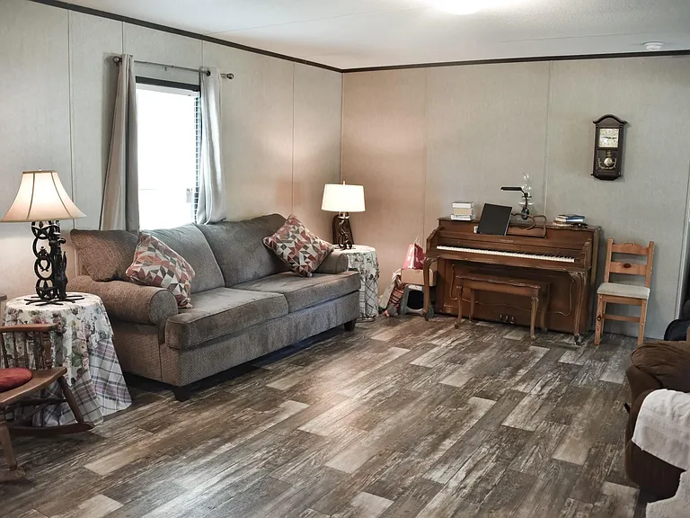 23602 Saxon Way — Photo 6