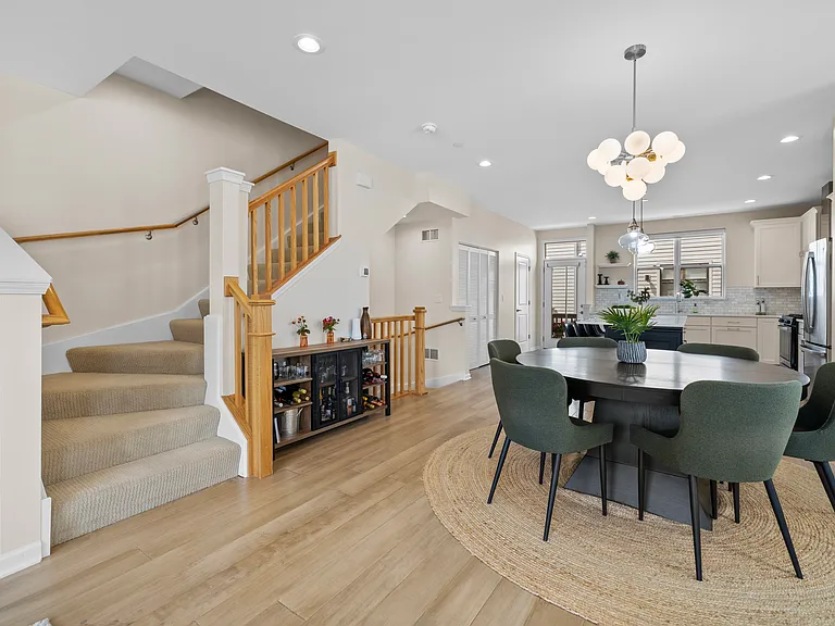 952 Madison St — Photo 21