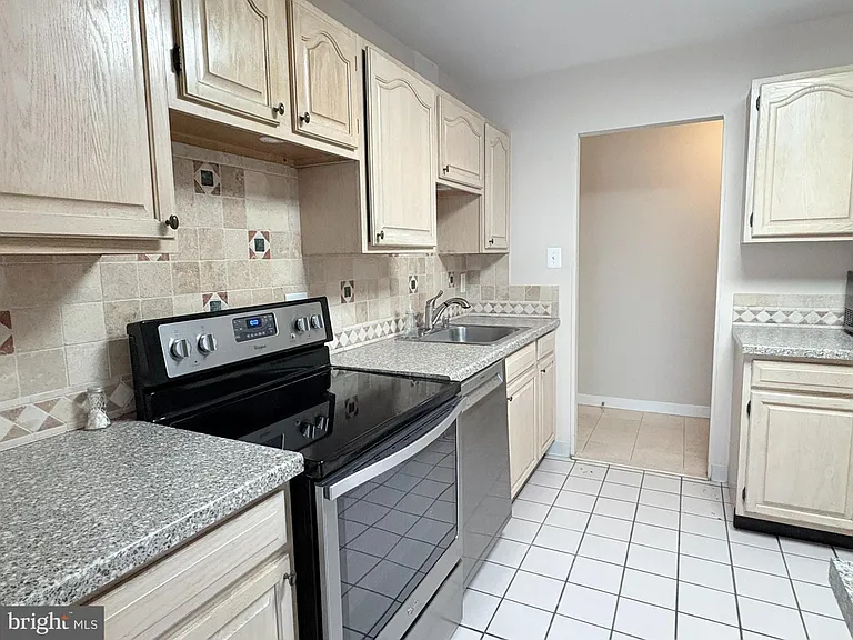 5817 Edson Ln #T-2 — Photo 7