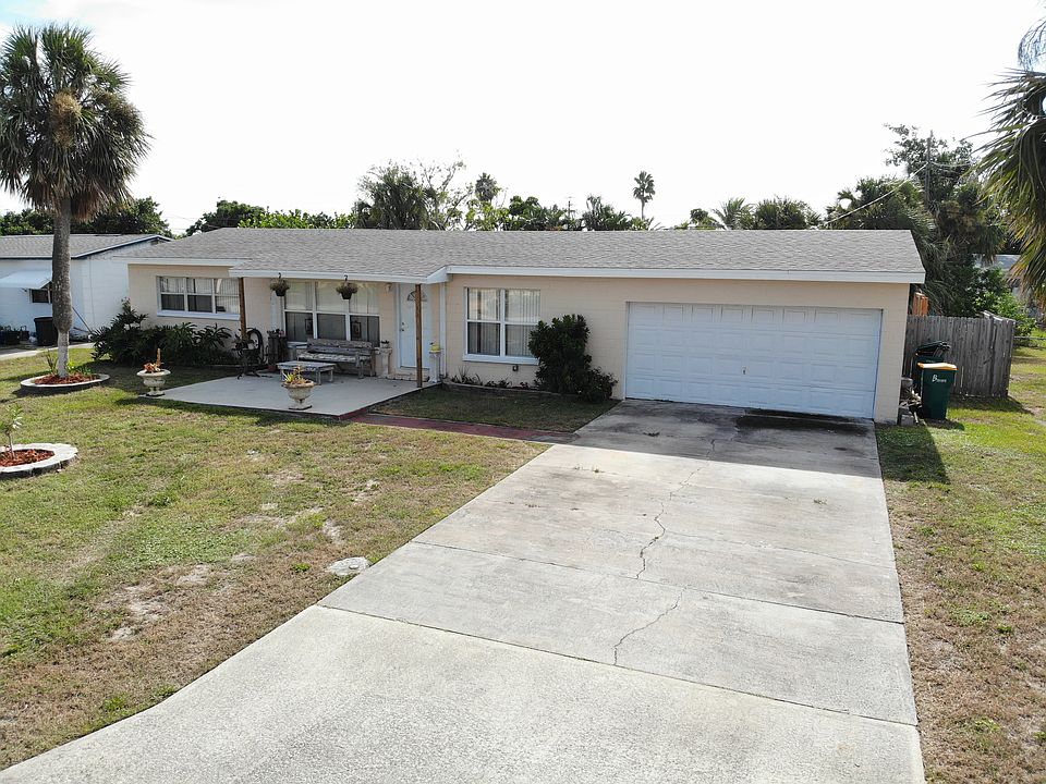 1st image of 640 Pelican Dr