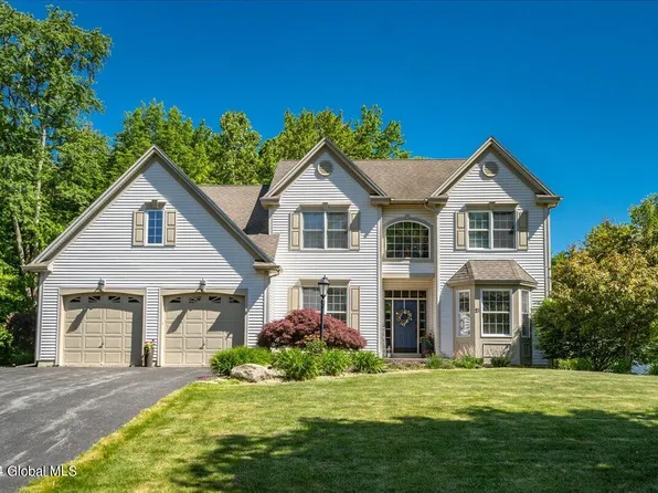 21 Tarragon Terrace, Halfmoon, NY 12065