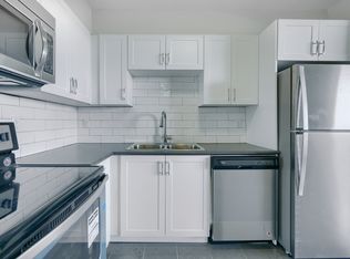 25 Fisherville Rd #711, Toronto, ON M2R3B7