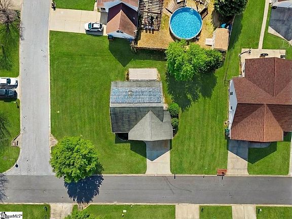 4th image of 28 Sweetland Ct