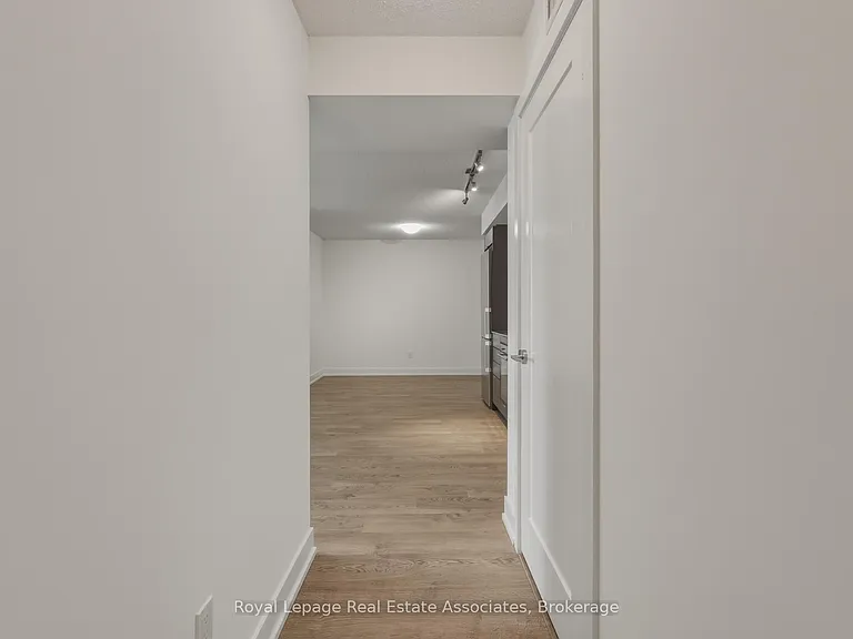 7 Mabelle Ave #2806 — Photo 15