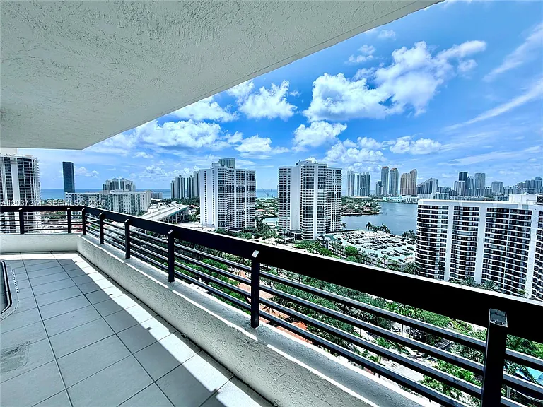 3500 Mystic Pointe Dr #2306 — Photo 12