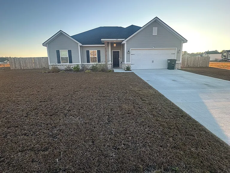 289 Deerfield Dr NE — Photo 1