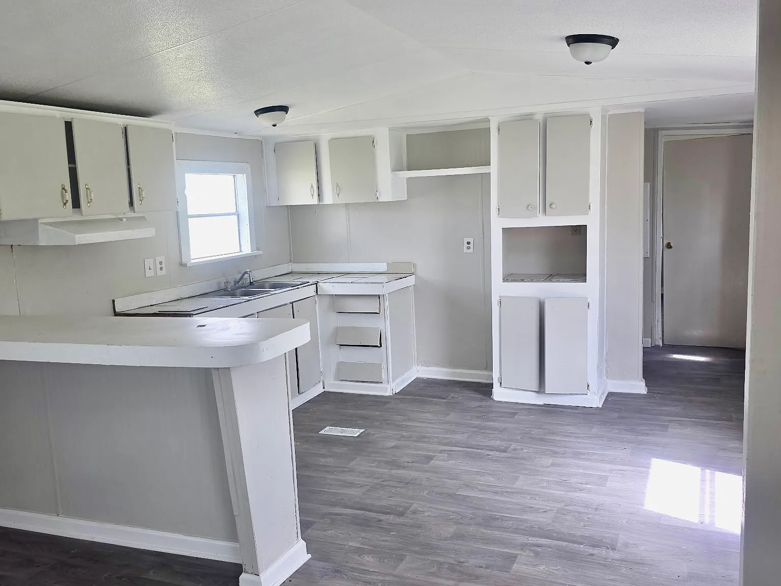 2 bed, $790 — Photo 3