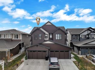 226 Orchards Blvd SW, Edmonton, AB T6X 2G9