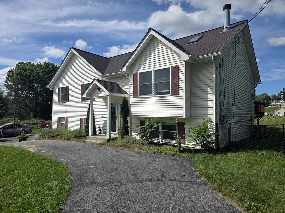 201 Ridgebury Rd