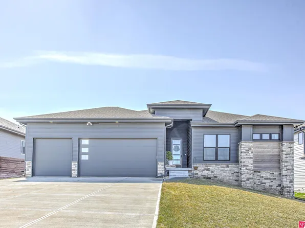 223 Tomahawk Cir, Yutan, NE 68073