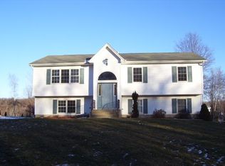 8 Sequoia Trl, Highland Mills, NY 10930