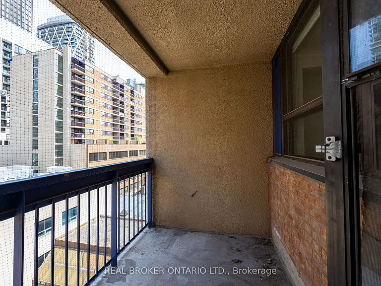 105 McCaul St #708 — Photo 14