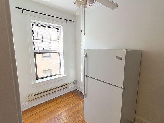 5th image of 429 W Belden Ave APT A301