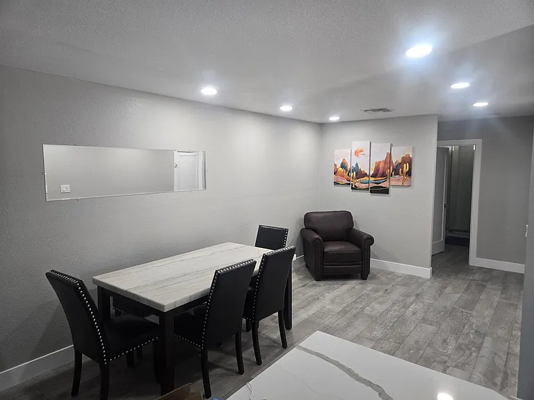 S Willow Dr — Photo 8