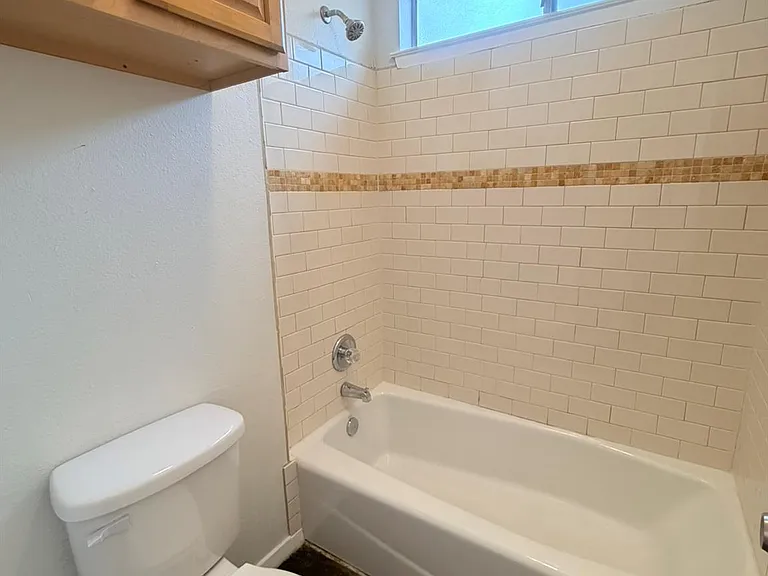 1620 Waterston Ave #105 — Photo 11