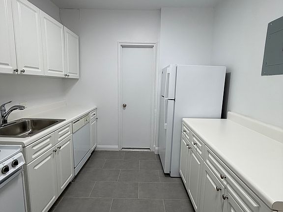 3rd image of 234 E 87th St APT 5D