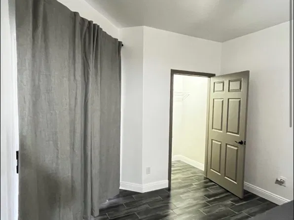 5855 Valley Dr, North Las Vegas, NV