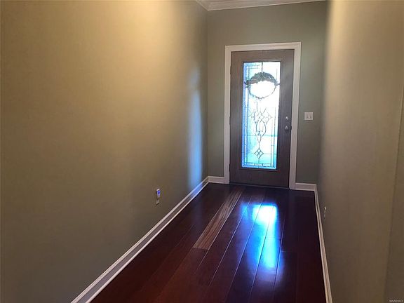 3rd image of 163 Rosemont Ct