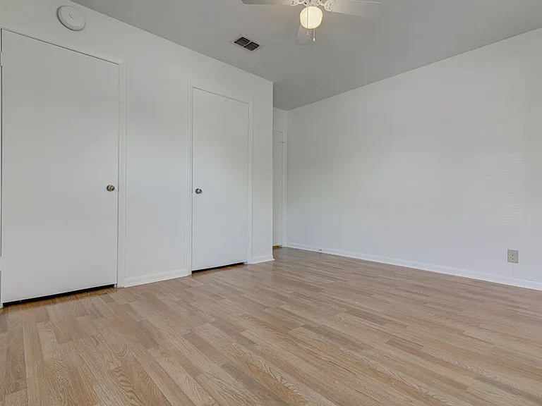 8406 Burrell Dr — Photo 13